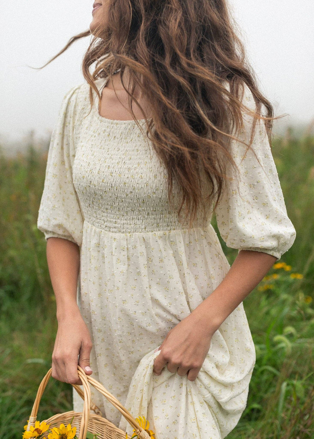 Maxikleid mit Smok-Oberteil, Blumenmuster Elfenbein