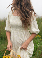 Maxikleid mit Smok-Oberteil, Blumenmuster Elfenbein