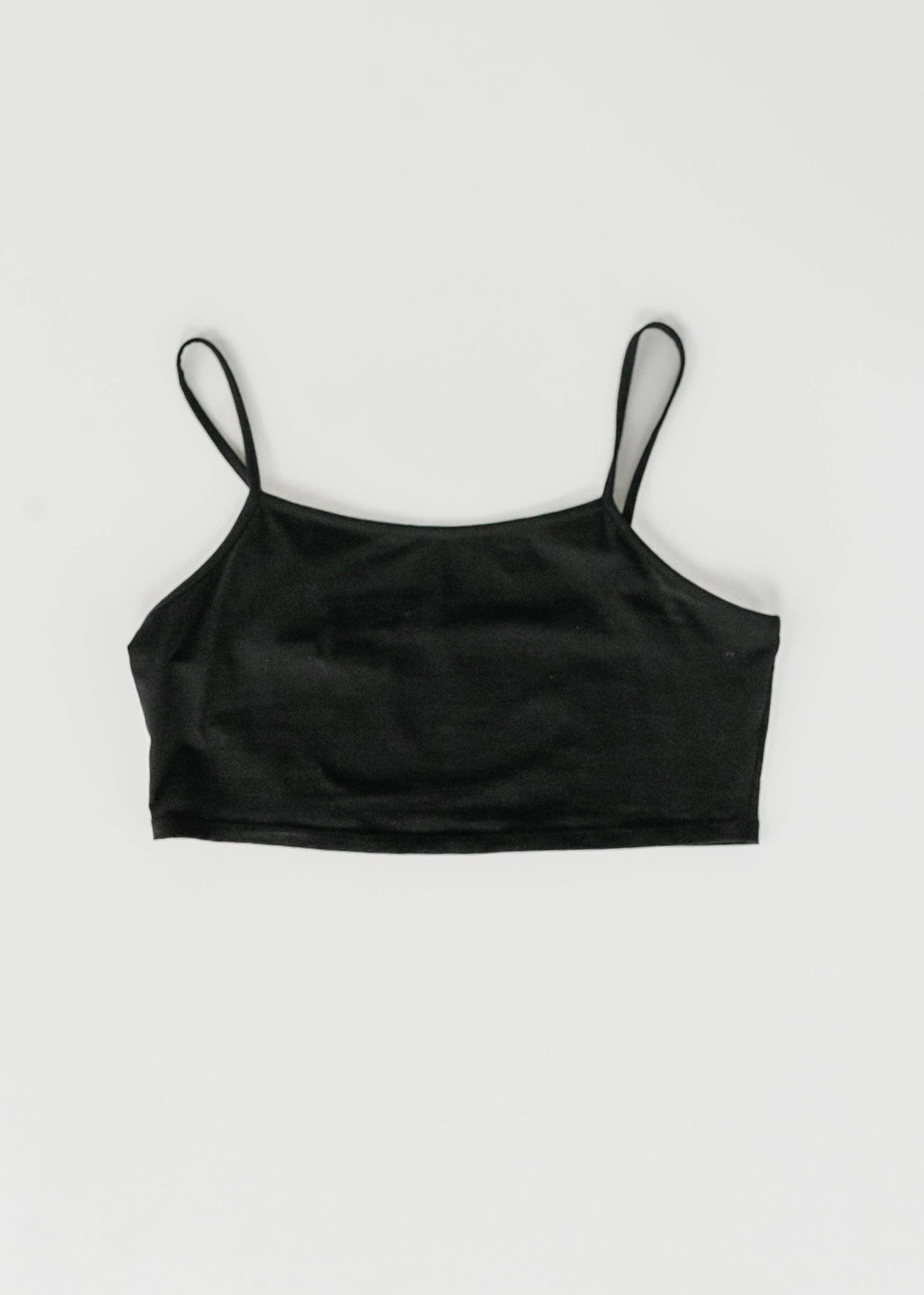 Kurzes Layering-Top mit verstellbaren Trägern