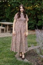 Baumwollkleid mit Smok-Oberteil, Herbstblumen
