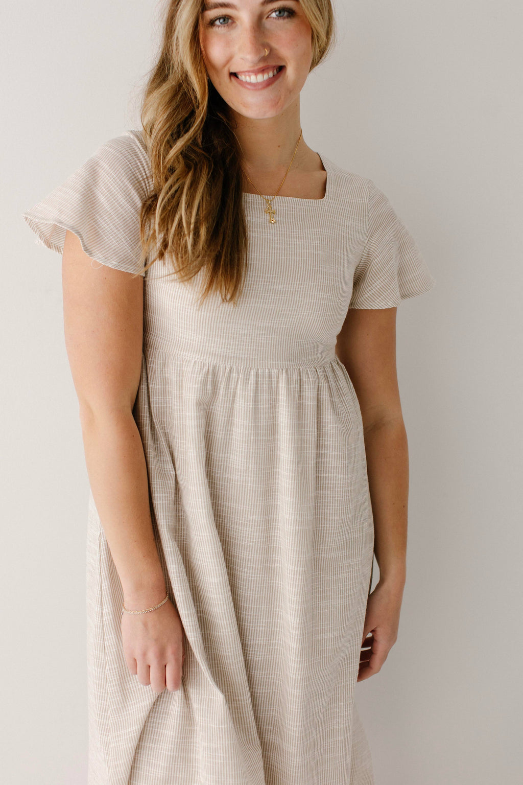 Midikleid mit eckigem Ausschnitt, gestreift