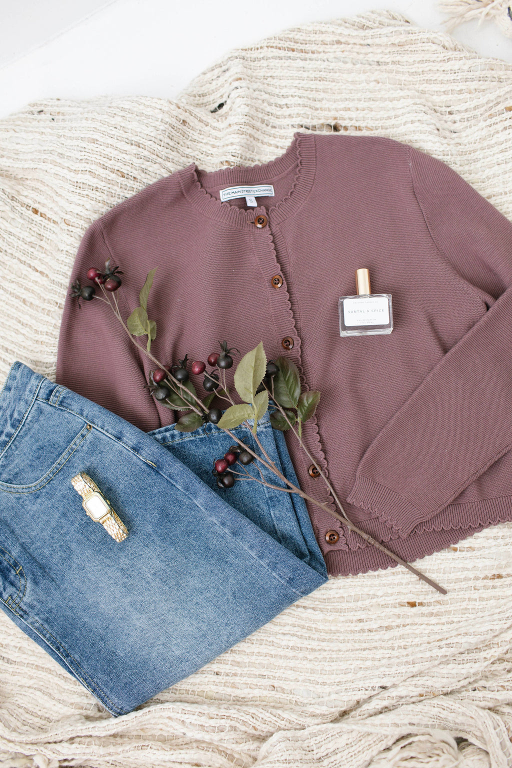 Baumwoll-Strickjacke mit Muschelsaum
