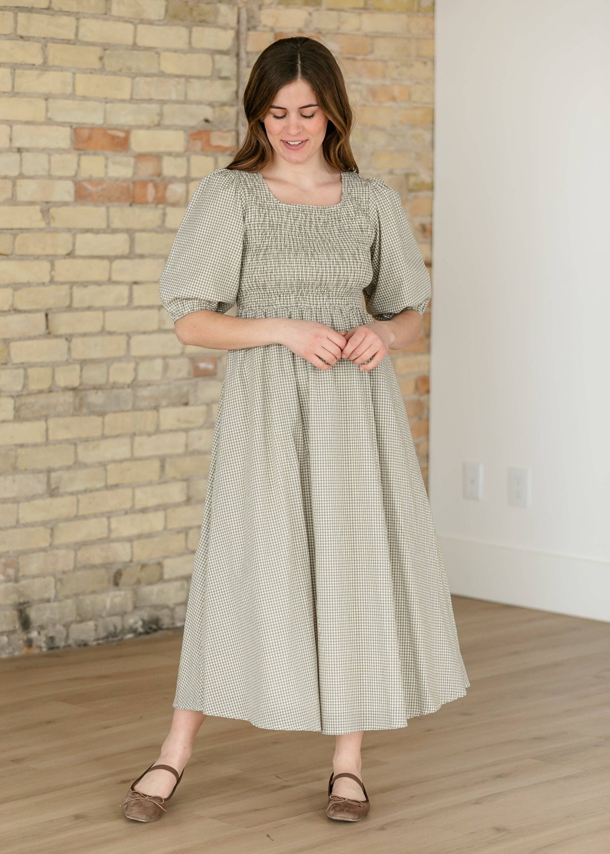 Maxikleid mit Smok-Oberteil, Vichy-Karo Oliv