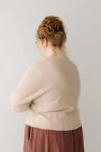 Baumwoll-Strickjacke mit Muschelsaum