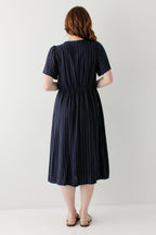 Midikleid mit Knopfleiste und Nadelstreifen