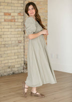 Maxikleid mit Smok-Oberteil, Vichy-Karo Oliv