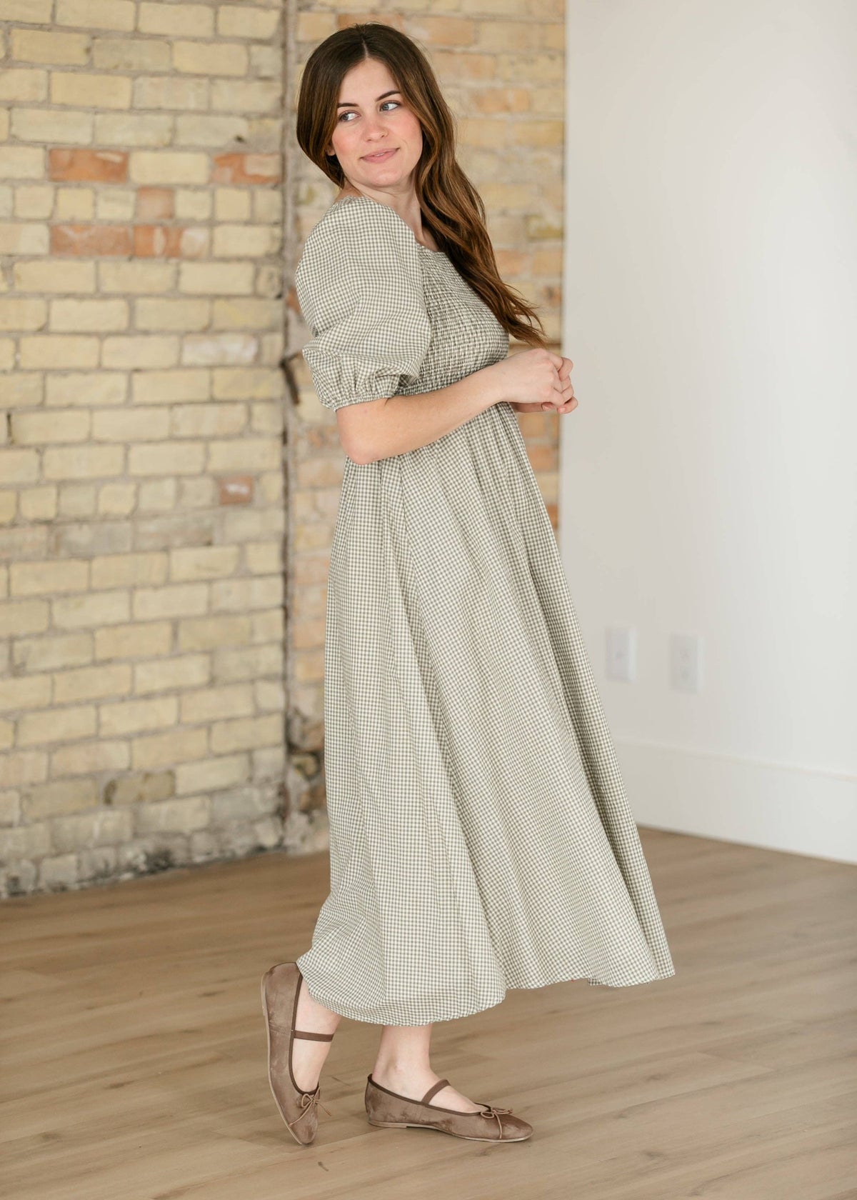 Maxikleid mit Smok-Oberteil, Vichy-Karo Oliv
