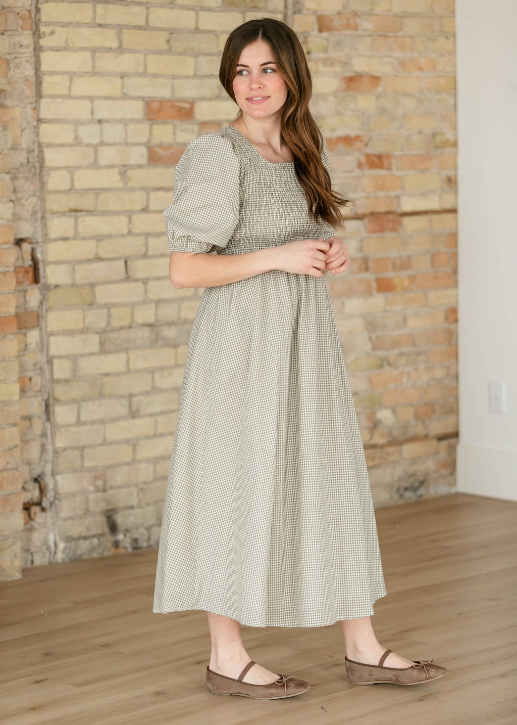 Maxikleid mit Smok-Oberteil, Vichy-Karo Oliv
