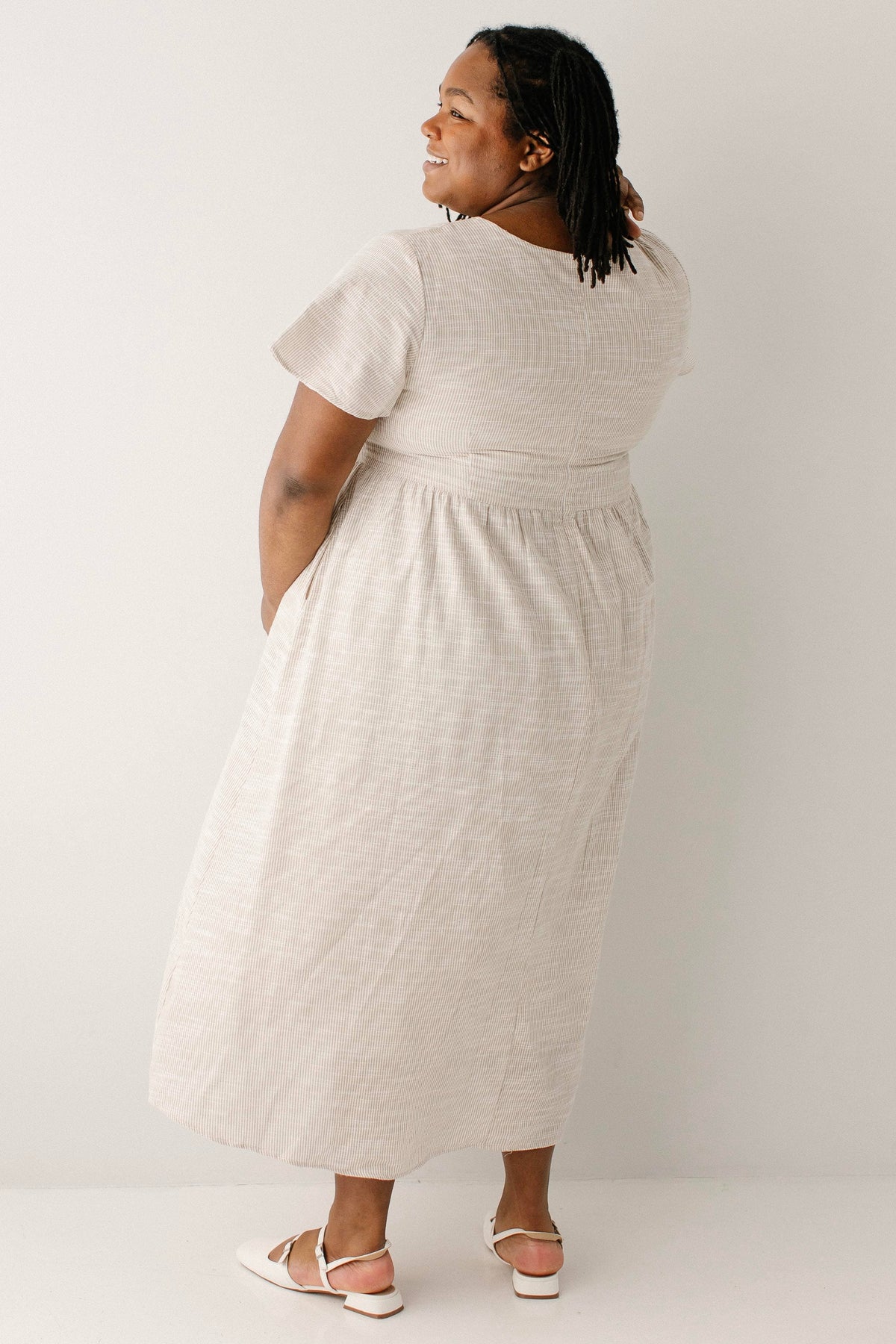 Midikleid mit eckigem Ausschnitt, gestreift
