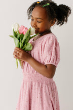 Mädchenkleid aus Musselin mit Blumenmuster