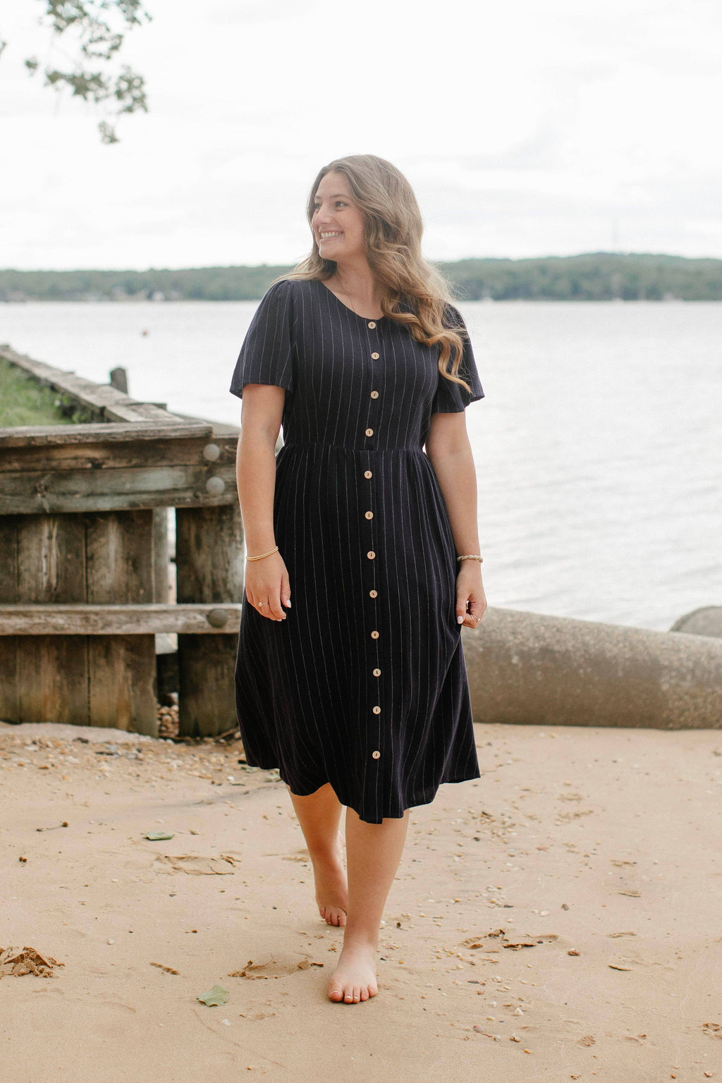 Midikleid mit Knopfleiste und Nadelstreifen