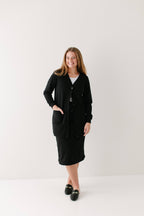 Lange Strickjacke mit Knopfleiste, Schwarz