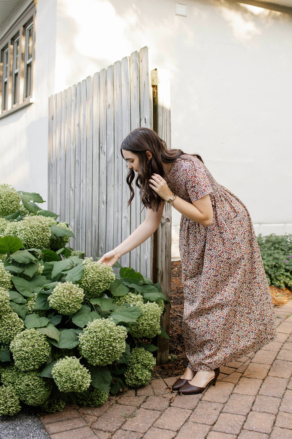 Baumwollkleid mit Smok-Oberteil, Herbstblumen