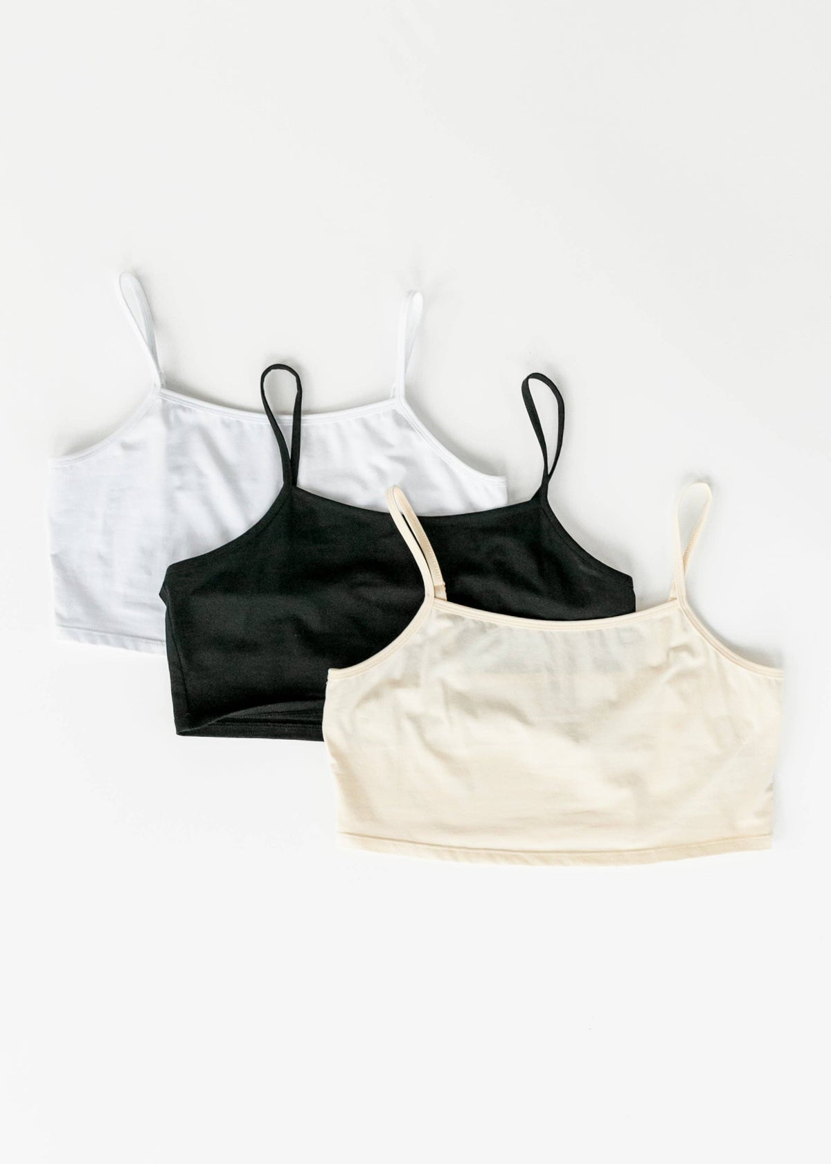 Kurzes Layering-Top mit verstellbaren Trägern