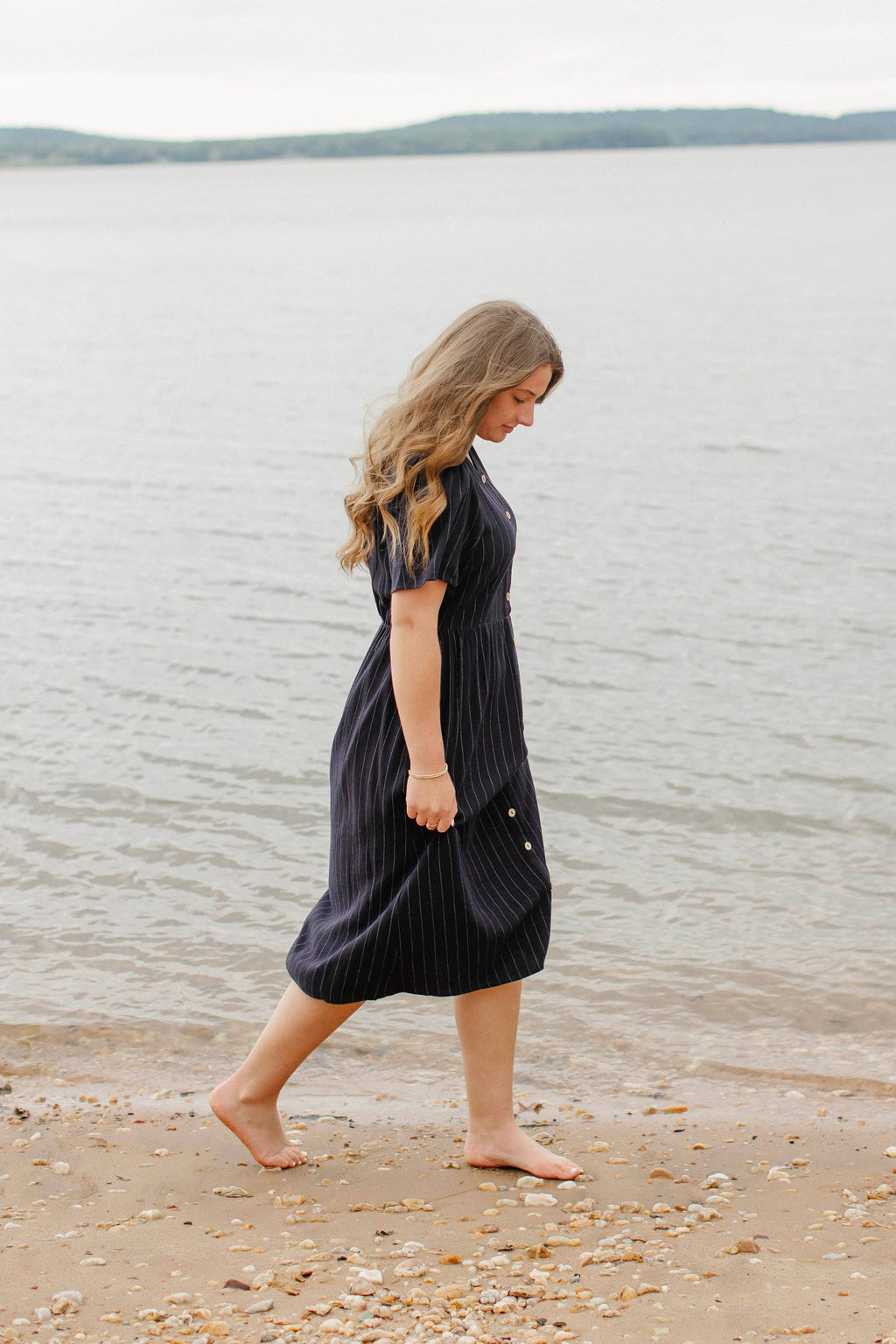 Midikleid mit Knopfleiste und Nadelstreifen