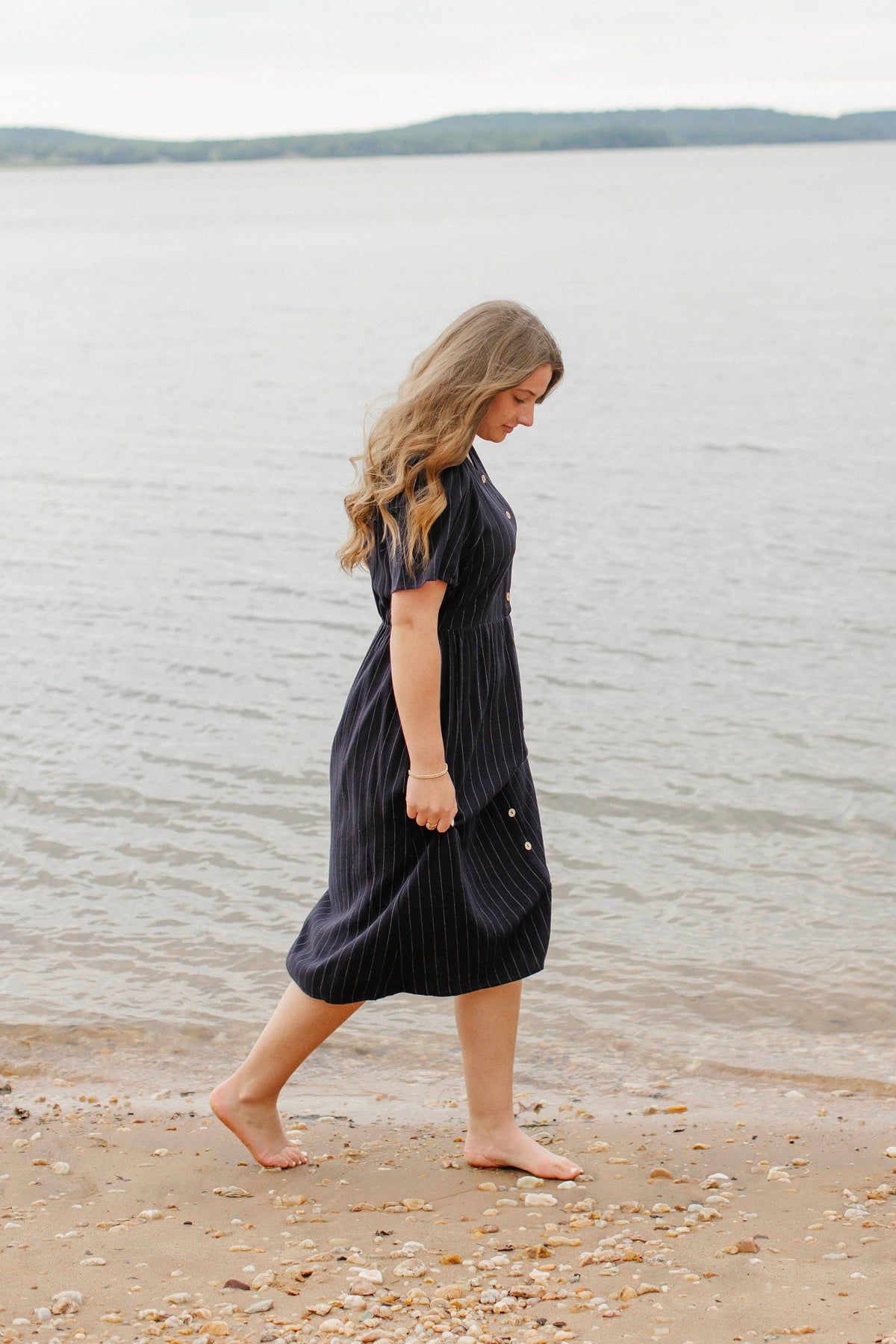 Midikleid mit Knopfleiste und Nadelstreifen