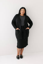 Lange Strickjacke mit Knopfleiste, Schwarz