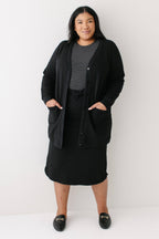 Lange Strickjacke mit Knopfleiste, Schwarz