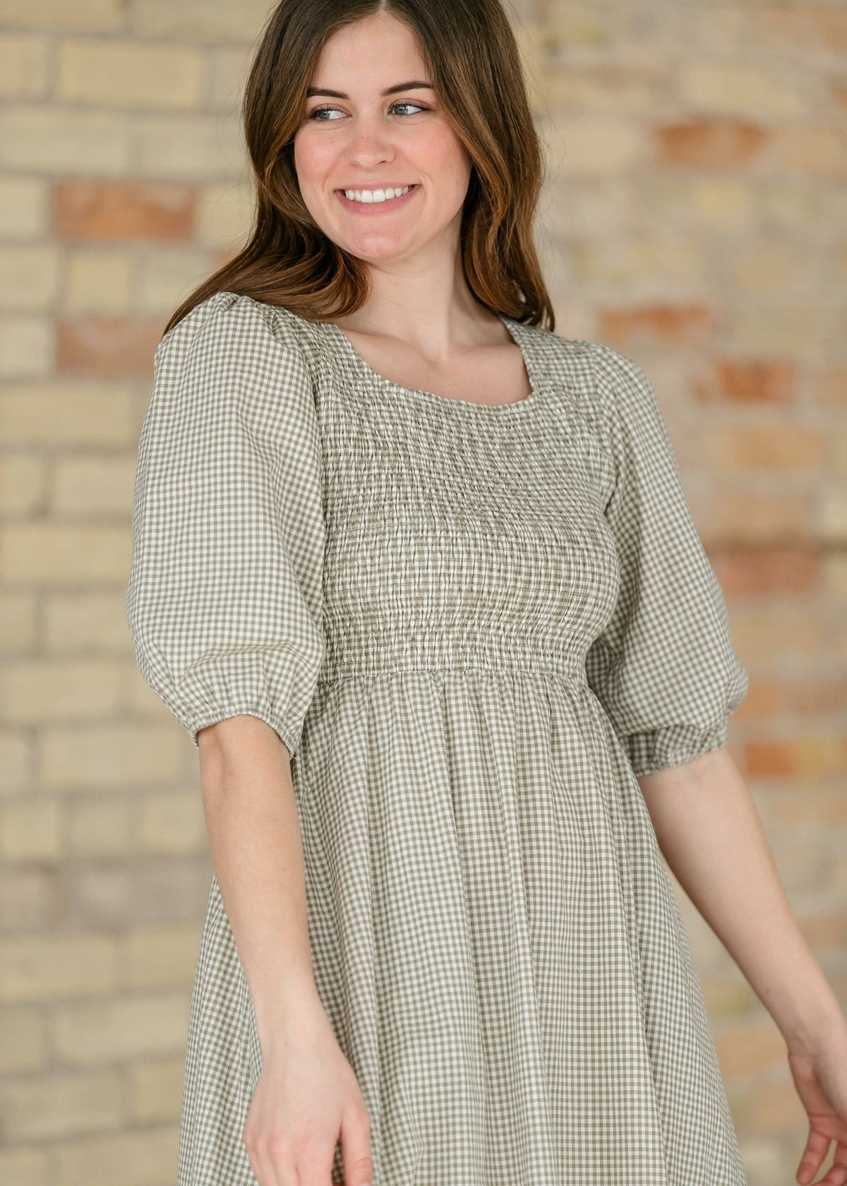 Maxikleid mit Smok-Oberteil, Vichy-Karo Oliv