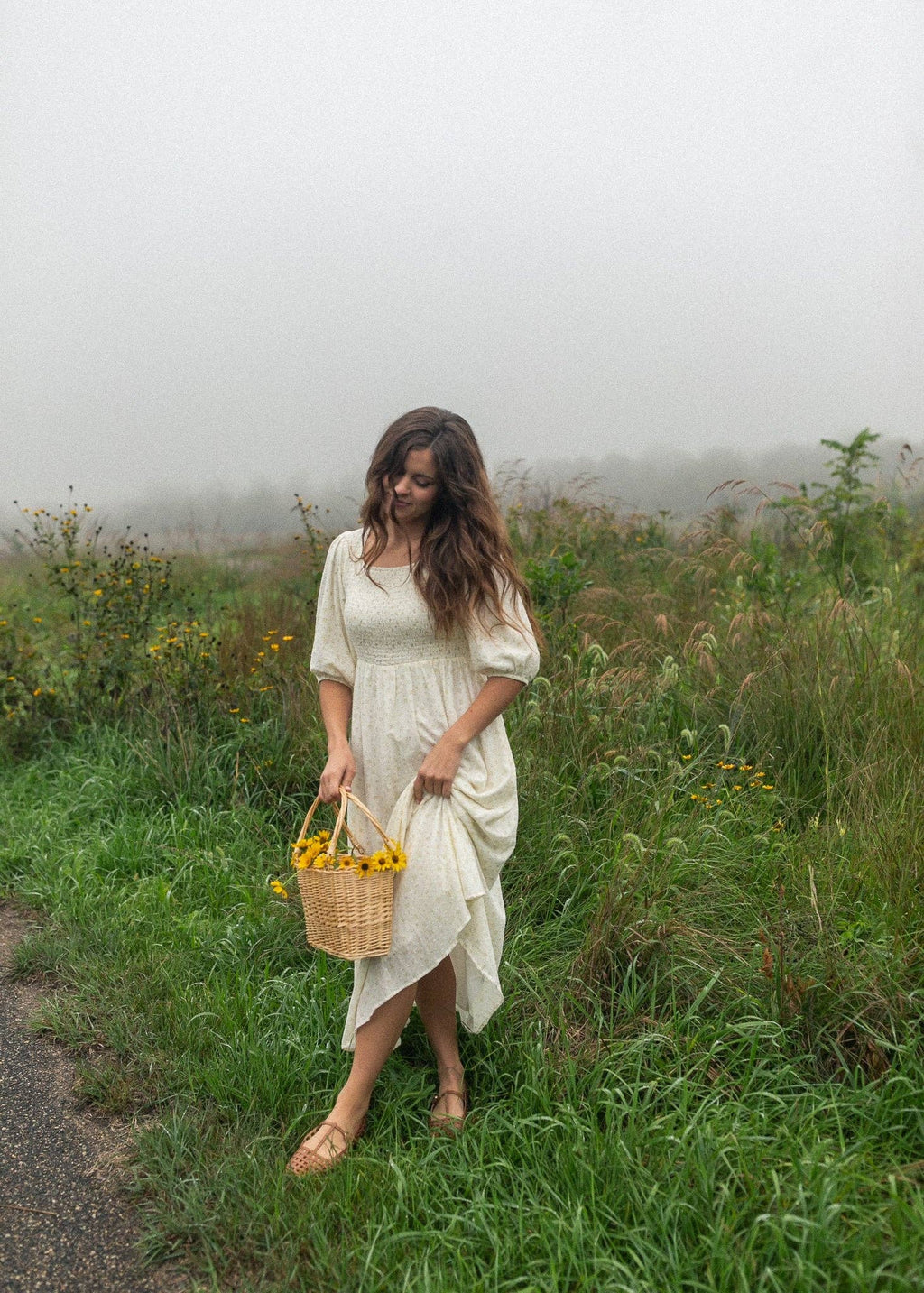 Maxikleid mit Smok-Oberteil, Blumenmuster Elfenbein
