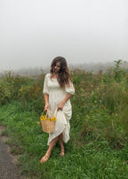 Maxikleid mit Smok-Oberteil, Blumenmuster Elfenbein